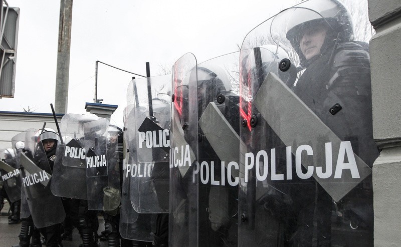 Na stadionie miejskim w Rzeszowie Policja trenowała...