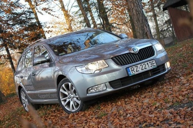 Skoda Suberb combi - uczeń droższy od mistrza