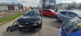 Kraków. Wyjechał sportowym autem prosto z salonu i skasował cztery inne na parkingu. "Tragedia na Dębnickim nic ich nie nauczyła"