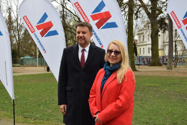 Agnieszka Kossowska, która startuje do rady miasta z Komitetu Wyborczego Wyborców Arkadiusza Wiśniewskiego, zapowiada m.in. walkę o stworzenie w Opolu poradni dla dorosłych, która m.in. miałaby pomóc rodzicom w radzeniu sobie z niepełnosprawnością dziecka oraz poprawę jakości edukacji dzieci i młodzieży ze specjalnymi potrzebami.