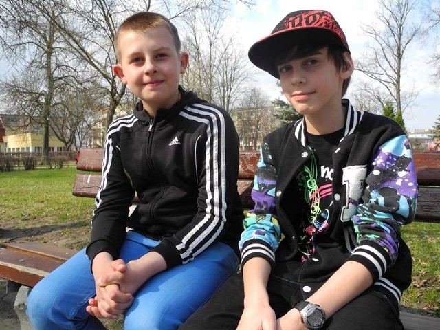 Oskar Michalak i Jakub Sanach &#8211; młodzi bohaterowie z Lęborka. Gdyby nie oni,  cały blok przy ul. Czołgistów mógł stanąć w ogniu.