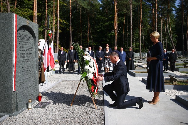 Uroczystość na cmentarzu w Jagielle-Niechciałkach w gminie Tryńcza.