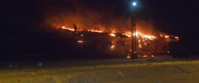 Białogard: pożar magazynu przy dworcu PKP. Zdjęcie przesłał nam Internauta na adres alarm@gk24.pl.