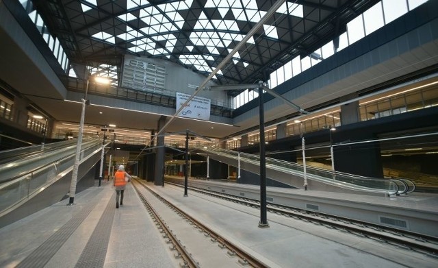 Pierwsze pociągi  wjadą na perony 11 grudnia.