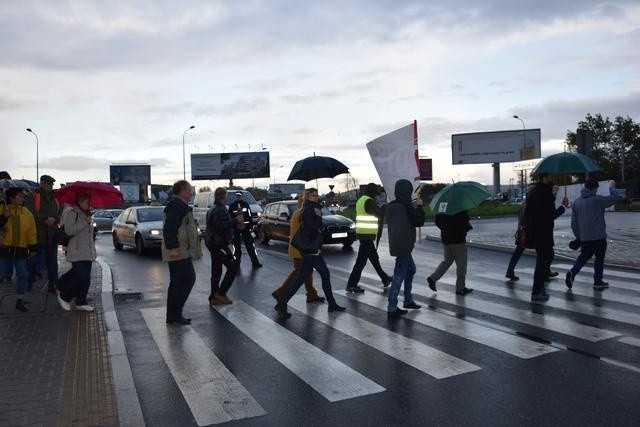 Lotnisko chce mieć nowy pas, mieszkańcy protestują [WIDEO]