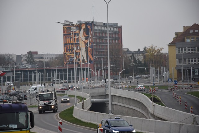 Postęp prac na placu budowy węzła przesiadkowego Opole Wschodnie.