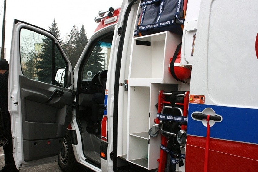 Ratownicy z Rydułtów mają nowy ambulans