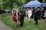 Przed pomnikiem Staszica w Kielcach mnóstwo ludzi. Obchodzono Święto Konstytucji