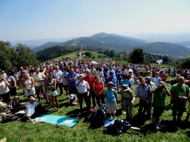 Z wieży widokowej można podziwiać nie tylko okoliczne „wyspy”, ale także Gorce i Tatry