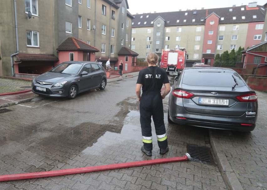 Ulewa w Przecławiu i w Szczecinie. Mieszkańcom zalało piwnice i garaże. ZDJĘCIA