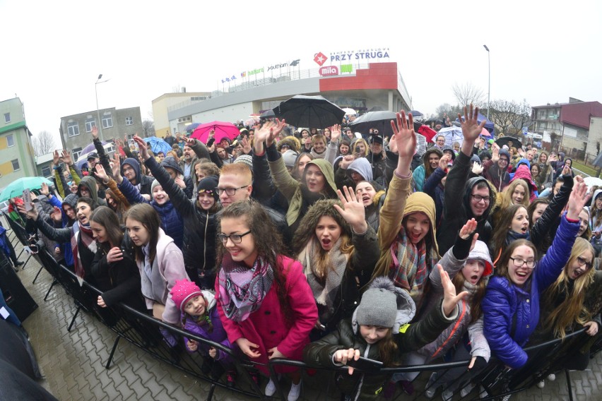 Radom. Tłumy na otwarciu Centrum Handlowego Przy Struga