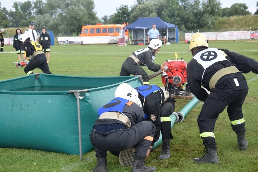 Bosutów i Poskwitów to najlepsze drużyny strażackie w powiecie krakowskim. Zawody sportowo-pożarnicze [ZDJĘCIA]