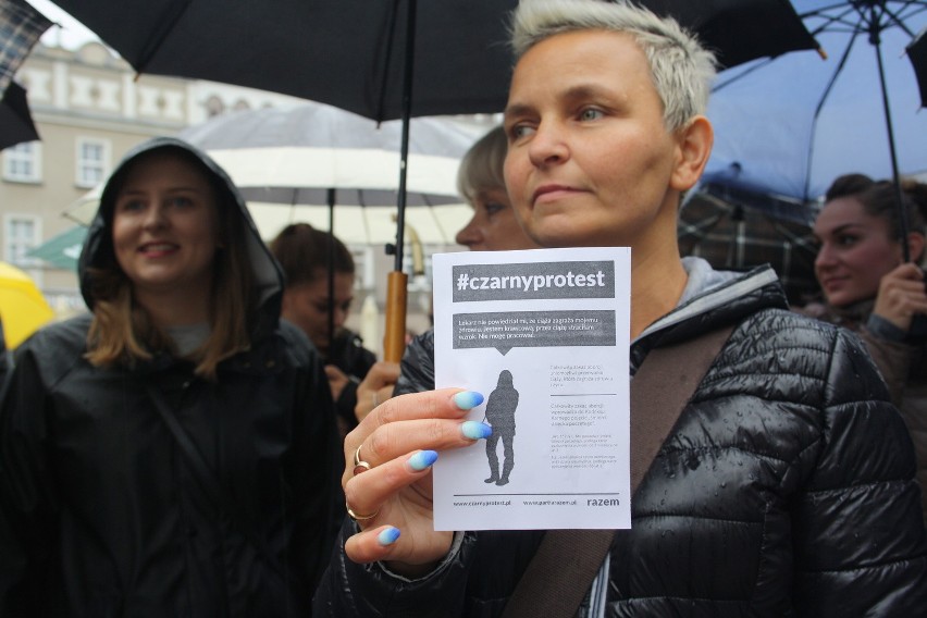 Czarny protest w czarny poniedziałek odbył się w strugach...