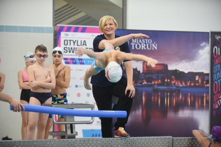 Otylia Jędrzejczak uczyła pływania w Toruniu [zdjęcia]