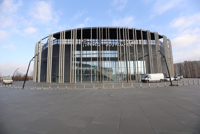 Nowy stadion piłkarski ArcelorMittal Park prezentuje się świetnie, podobnie jak hala Arena Sosnowiec i Stadion Zimowy Zobacz kolejne zdjęcia. Przesuwaj zdjęcia w prawo - naciśnij strzałkę lub przycisk NASTĘPNE