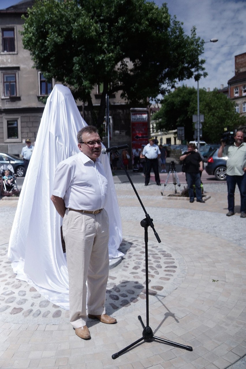 Odsłonięcie rzeźby Kataryniarza w Tarnowie.