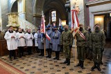 Święto Niepodległości 2021 w Kielcach. Msza święta za Ojczyznę w katedrze. Biskup Jan Piotrowski zadał wiele pytań o Polskę  