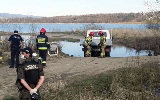 Nad Jeziorem Żywieckim zatrzymano Ukraińców. Byli agresywni. Nie wponno ich tu być z powodu koronawirusa.Zobacz kolejne zdjęcia. Przesuwaj zdjęcia w prawo - naciśnij strzałkę lub przycisk NASTĘPNE