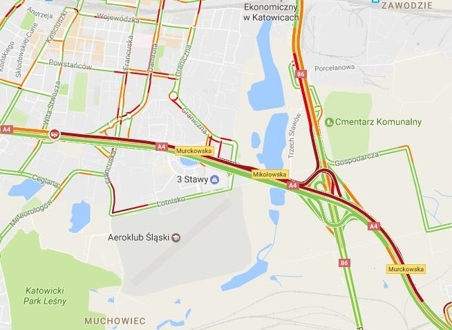 Korek na A4 po zderzeniu czterech samochodów rozładowany