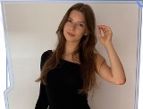 Julia Skwarek to zawodniczka UKS Dojlidy Białystok. Białostocka tenisistka startuje w konkursie piękności Polska Miss Nastolatek