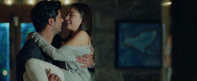 Turecki serial "Wieczna miłość" można oglądać w telewizji i internecie. Nowe odcinki serialu "Wieczna miłość" emitowane są w TVP1 o godz. 16:05.
