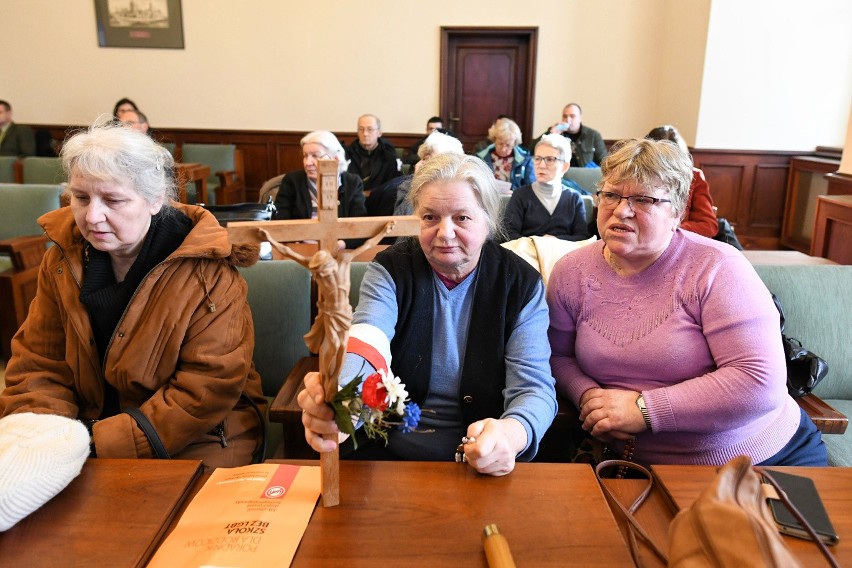 Przed wtorkową sesją skrzynki mailowe poznańskich radnych...