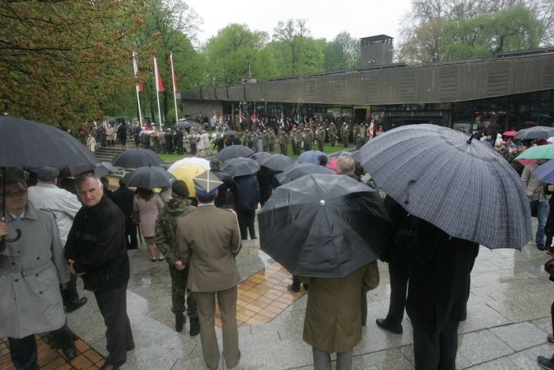 Wrocław: Uczcili uchwalenie Konstytucji 3 Maja (ZDJĘCIA)