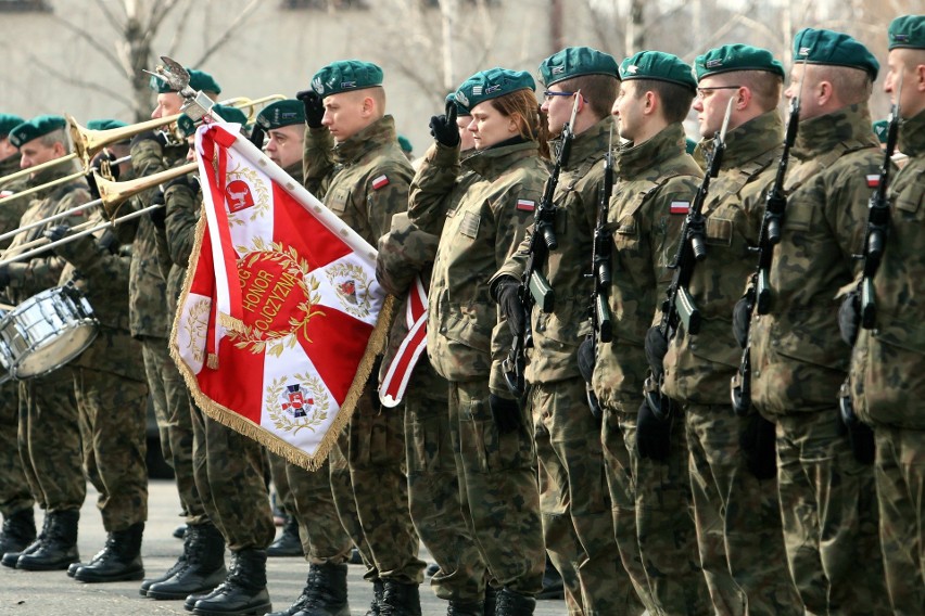 Narodowy Dzień Pamięci Żołnierzy Wyklętych. Kwiaty pod pomnikiem zamordowanych (ZDJĘCIA)