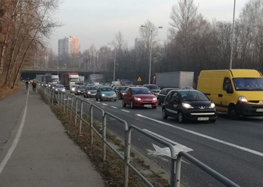 Trasa DK86 z Katowic do Tychów zablokowana