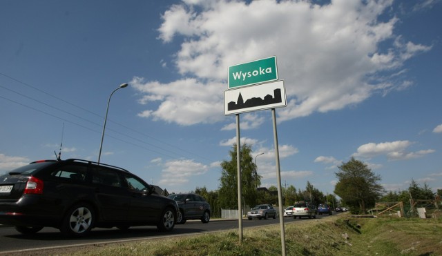 Mieszkańcy Wysokiej protestowali przeciw budowie obwodnicy. Nie chcą, by droga podzieliła wieś na dwie części