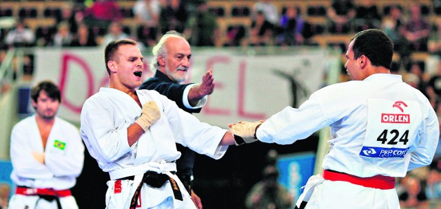 Damian Stasiak wywalczył złoty medal w kumite drużynowo i srebrny indywidualnie.