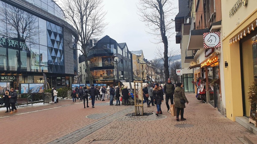 Zakopiańskie Krupówki w ostatni listopadowy weekend