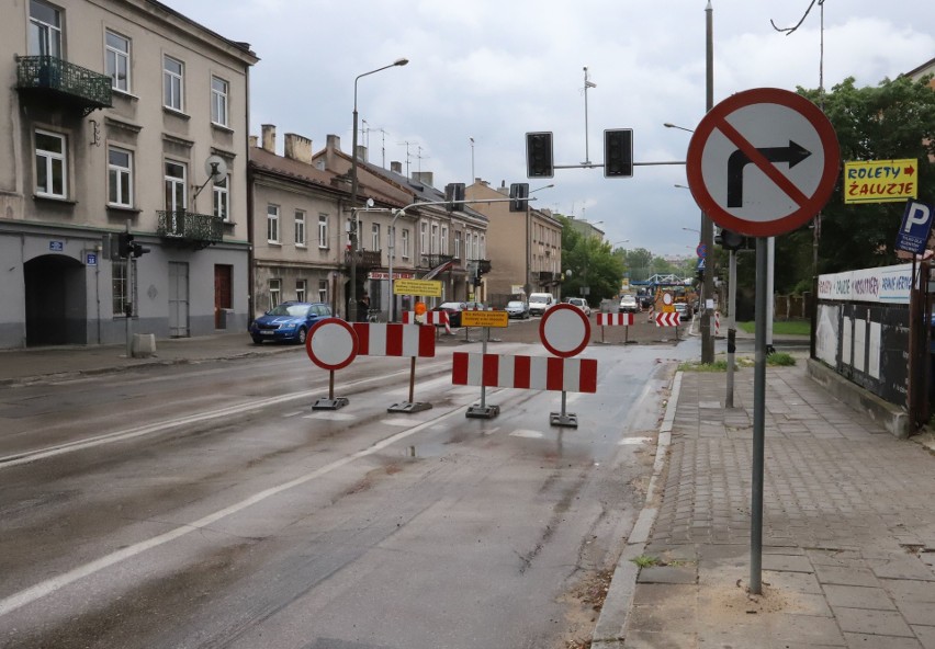 Uwaga! Utrudnienia w centrum Radomia. Trwa budowa kanalizacji na ulicy 25 Czerwca, zamknięty jest odcinek drogi