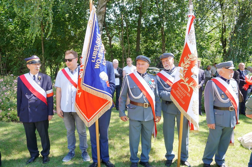 Lubelskie obchody Narodowego Dnia Pamięci Ofiar Ludobójstwa. Zdjęcia spod Pomnika Ofiar Wołynia