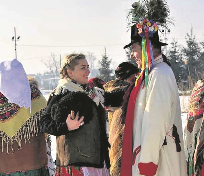 Stare kożuchy jak ulał pasują do strojów ludowych