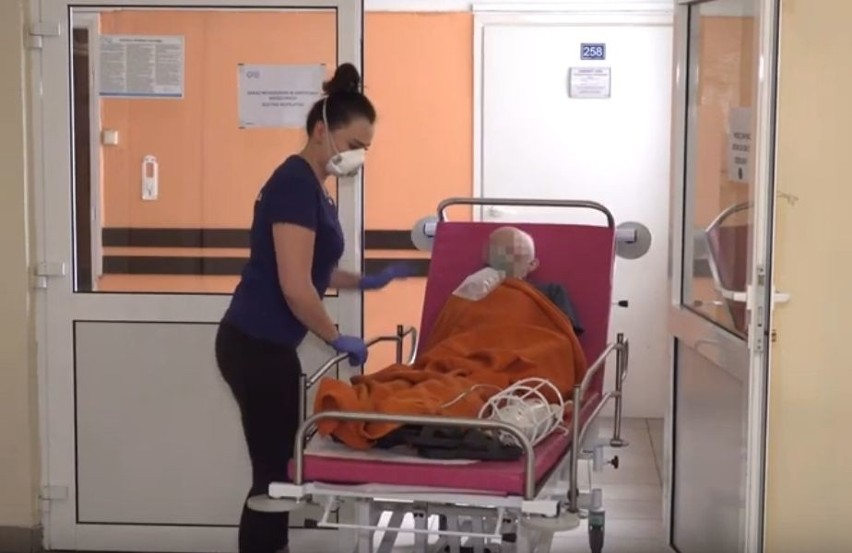 Koronawirus. Medycy ze szpitala w Grójcu walczą z epidemią. Przyznają: "W pewnym momencie nie damy rady"
