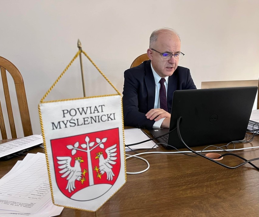 Rezolucję przyjęto podczas czwartkowej sesji Rady Powiatu...