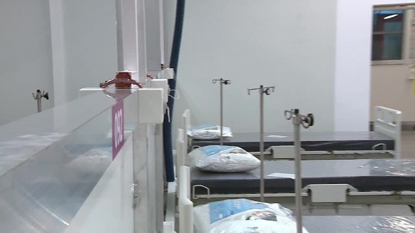 W szpitalu tymczasowym w Pyrzowicach jest już 13 pacjentów....