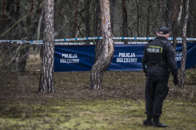 Gmina Skaryszew. Zwłoki młodej kobiety w lesie pod Sołtykowem. Prokuratura: doszło do zabójstwa