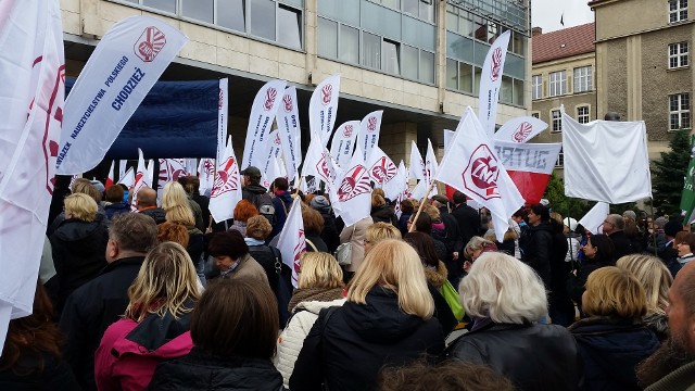 Reforma oświaty wywołała liczne protesty.