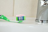 Nietypowe zastosowanie pasty do zębów - 15 zadziwiających sposobów