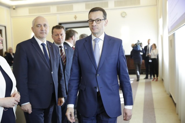 W niedzielę Mateusz Morawiecki apelował do nauczycieli z prośbą o zawieszenie strajku na czas świąt. Jednak Zarząd Główny Związku Nauczycielstwa Polskiego nie zamierza wstrzymywać protestu.