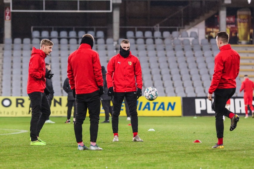 Korona Kielce pokonała Resovię 1:0 w meczu Fortuna 1 Ligi. Zwycięską bramkę zdobył Emile Thiakane [ZDJĘCIA]