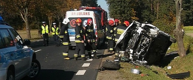W poniedziałek, 16 października, w południe samochód osobowy dachował w miejscowości Bożówka.