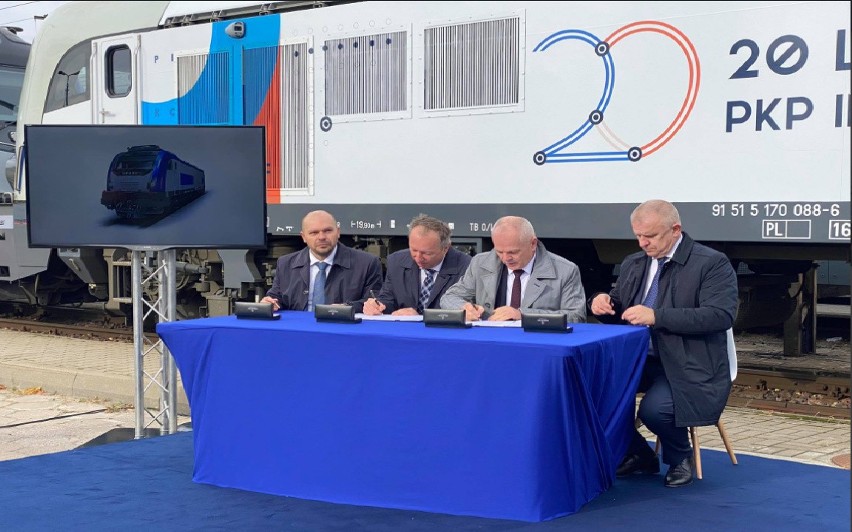 PKP Intercity podpisało umowę na dostarczenie 10...