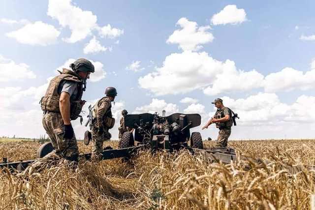 Armia ukraińska uderzyła w rosyjskie przeprawy promowe, ma pod kontrolą mosty przez Dniepr