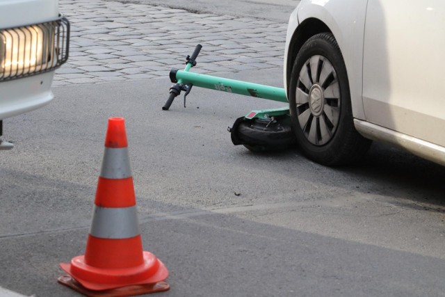 Jak opisują policjanci o kobiecie jadącej DTŚ poinformowali policję kierowcy, którzy dzwonili na numer alarmowy.