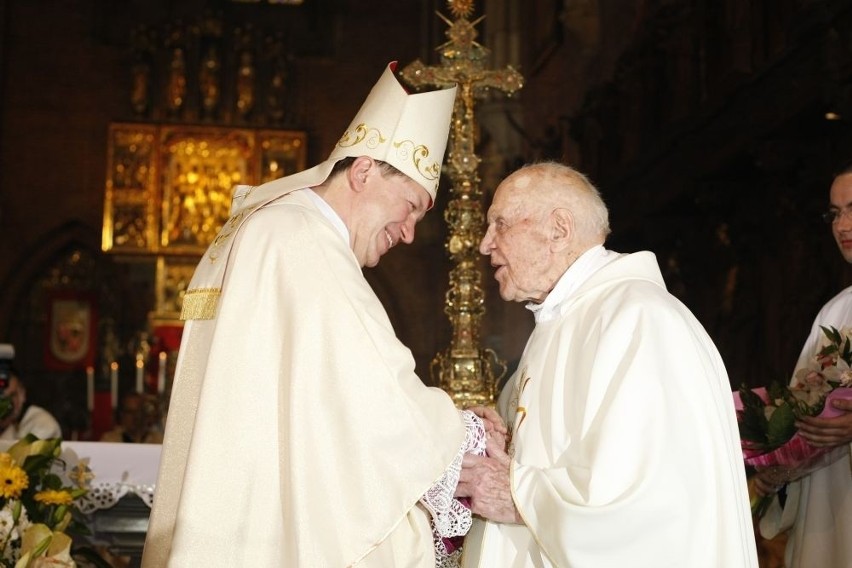 Józef Kupny już oficjalnie naszym arcybiskupem (ZDJĘCIA, HOMILIA INAUGURACYJNA)