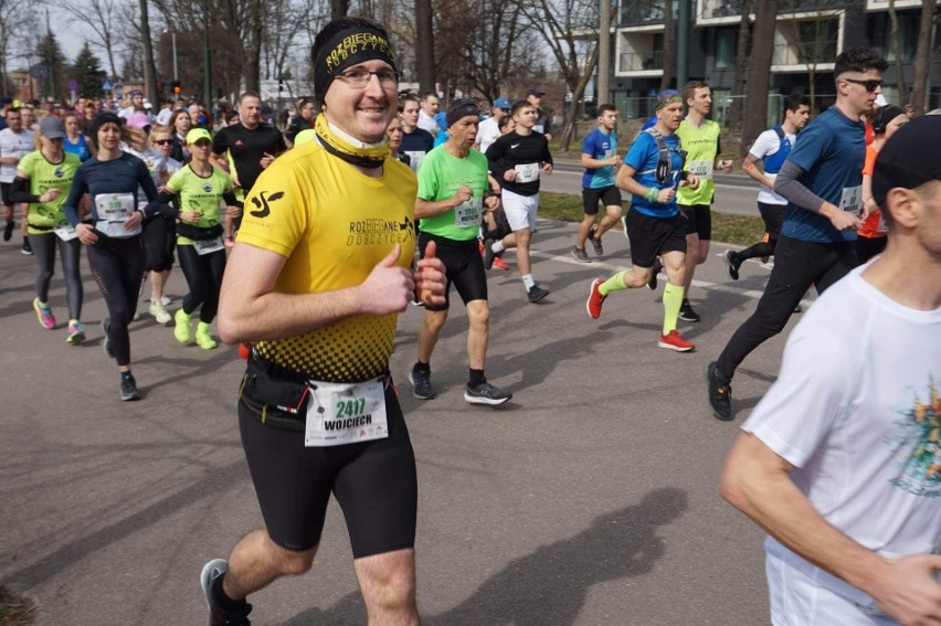 Biegaczy z Dobczyc na trasie półmaratonu jak zwykle...