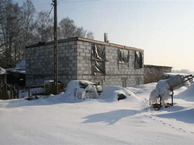 To dom, w którym z matką mieszka Sławomir R. z Daniłówki I.